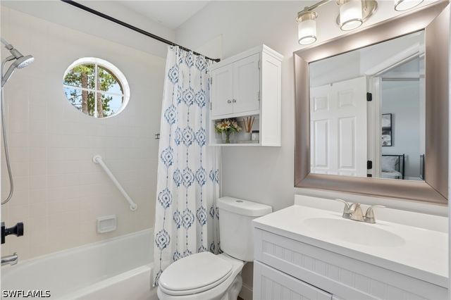 670 Lambton LN, Naples, FL 34104