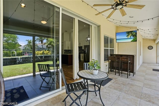 670 Lambton LN, Naples, FL 34104