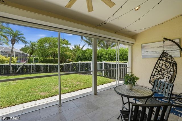 670 Lambton LN, Naples, FL 34104