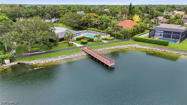 670 Lambton LN, Naples, FL 34104