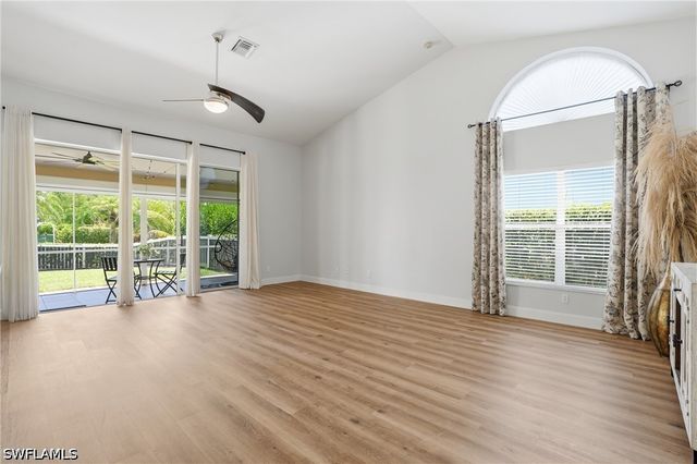 670 Lambton LN, Naples, FL 34104