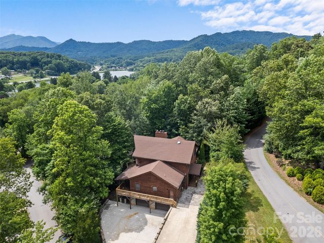 20 Sarah Court, Lake Junaluska, NC 28745