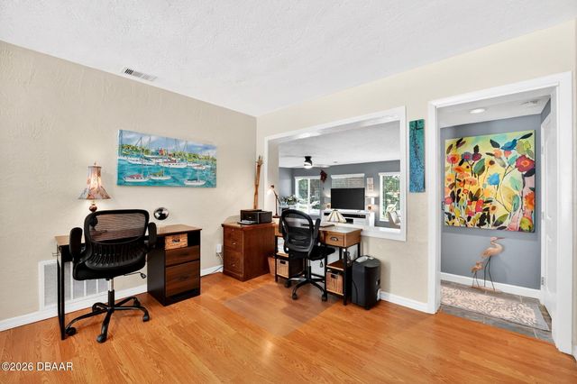 800 E 9th Avenue, New Smyrna Beach, FL 32169