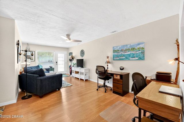 800 E 9th Avenue, New Smyrna Beach, FL 32169
