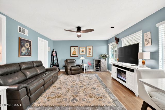 800 E 9th Avenue, New Smyrna Beach, FL 32169