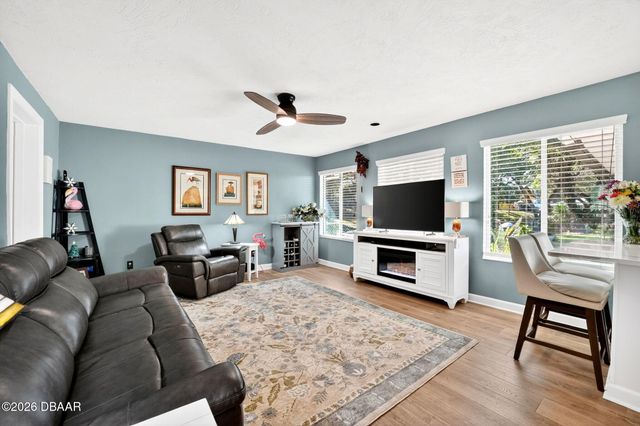 800 E 9th Avenue, New Smyrna Beach, FL 32169