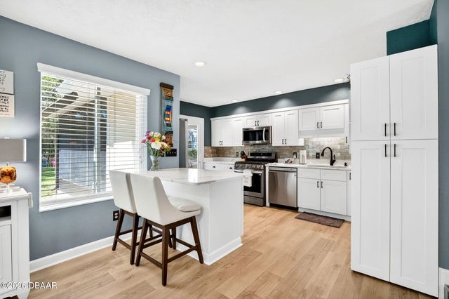 800 E 9th Avenue, New Smyrna Beach, FL 32169