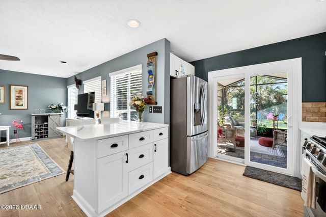 800 E 9th Avenue, New Smyrna Beach, FL 32169
