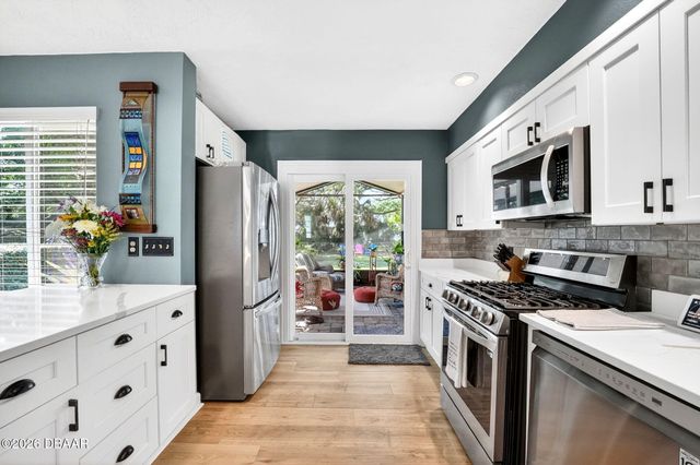 800 E 9th Avenue, New Smyrna Beach, FL 32169