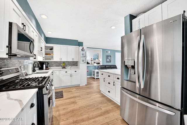 800 E 9th Avenue, New Smyrna Beach, FL 32169