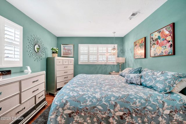 800 E 9th Avenue, New Smyrna Beach, FL 32169