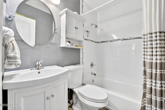 800 E 9th Avenue, New Smyrna Beach, FL 32169