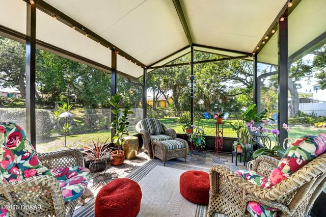 800 E 9th Avenue, New Smyrna Beach, FL 32169