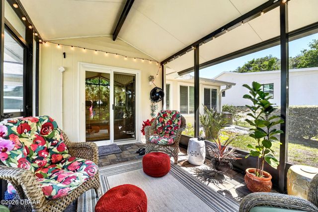 800 E 9th Avenue, New Smyrna Beach, FL 32169