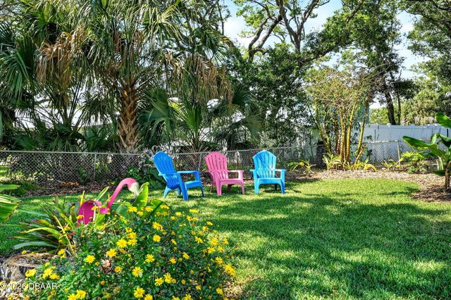 800 E 9th Avenue, New Smyrna Beach, FL 32169
