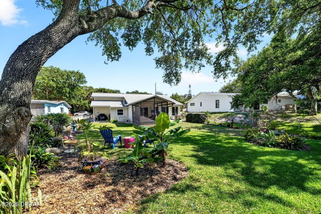 800 E 9th Avenue, New Smyrna Beach, FL 32169