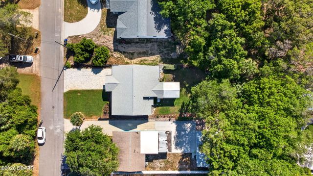 800 E 9th Avenue, New Smyrna Beach, FL 32169