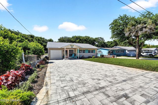 800 E 9th Avenue, New Smyrna Beach, FL 32169