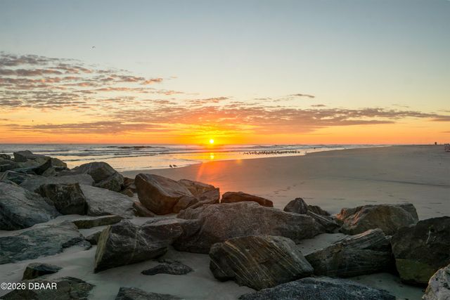 800 E 9th Avenue, New Smyrna Beach, FL 32169