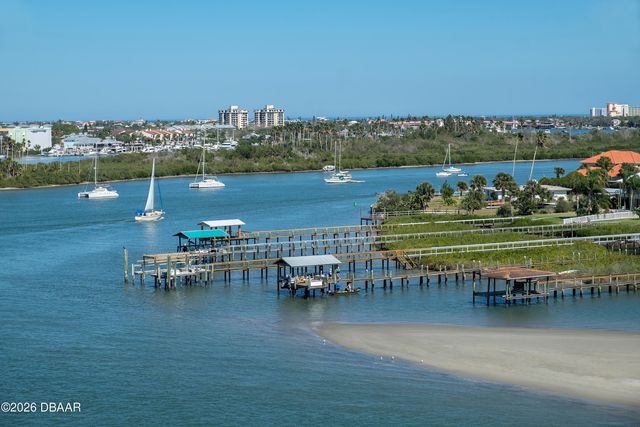 800 E 9th Avenue, New Smyrna Beach, FL 32169
