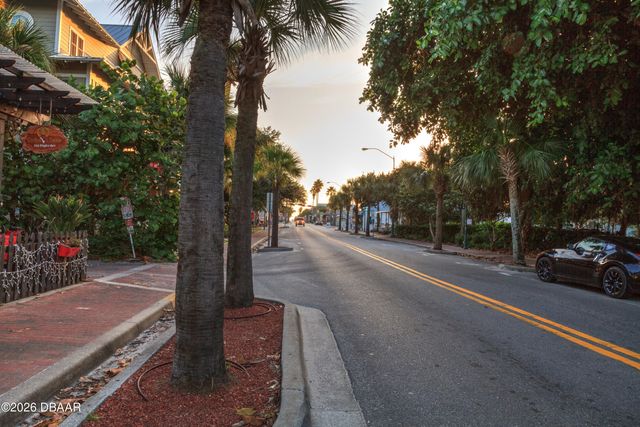 800 E 9th Avenue, New Smyrna Beach, FL 32169