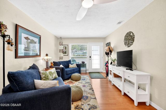 800 E 9th Avenue, New Smyrna Beach, FL 32169