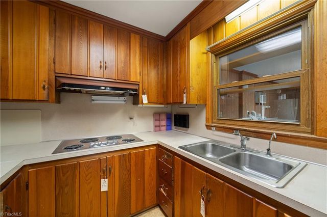 813 Country Lane, Winston-salem, NC 27107