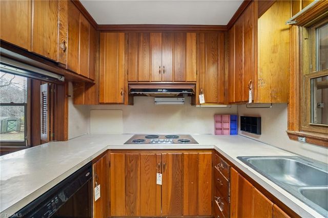 813 Country Lane, Winston-salem, NC 27107