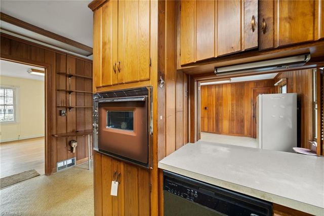 813 Country Lane, Winston-salem, NC 27107