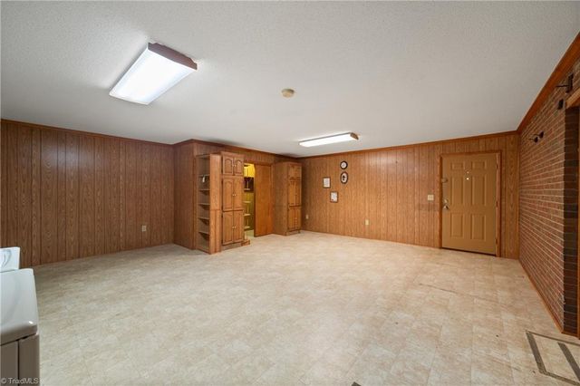 813 Country Lane, Winston-salem, NC 27107