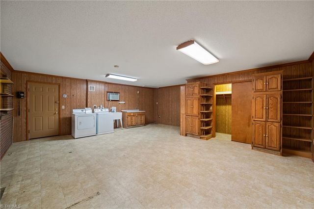 813 Country Lane, Winston-salem, NC 27107