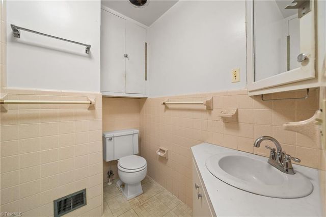 813 Country Lane, Winston-salem, NC 27107