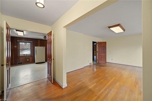 813 Country Lane, Winston-salem, NC 27107