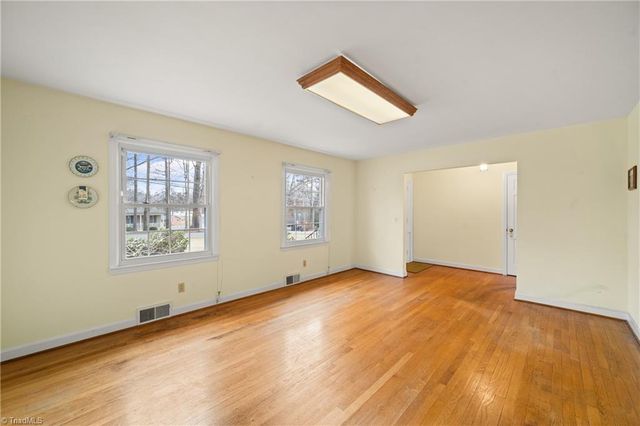 813 Country Lane, Winston-salem, NC 27107