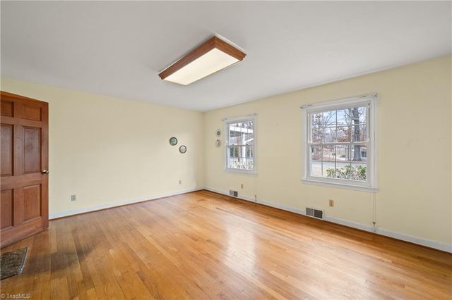 813 Country Lane, Winston-salem, NC 27107