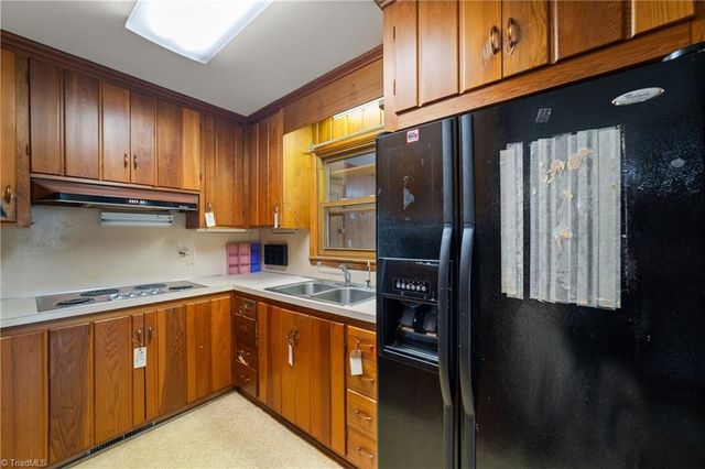 813 Country Lane, Winston-salem, NC 27107