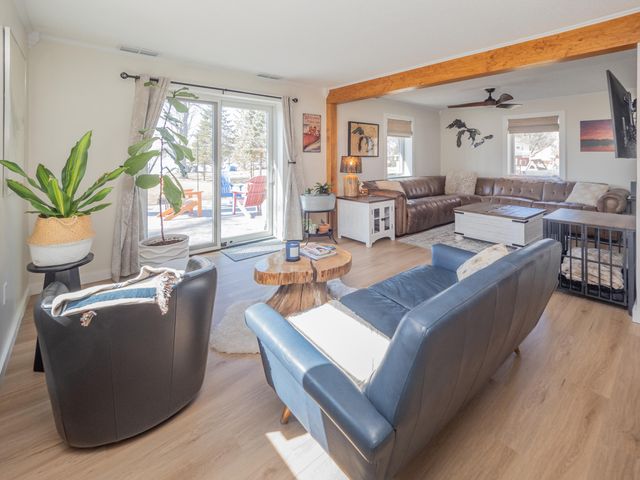 20070 Parkway Avenue, Three Rivers, MI 49093