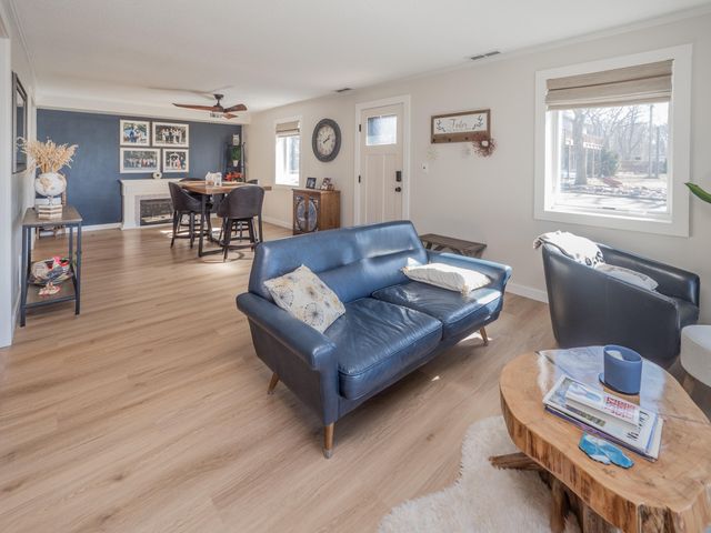 20070 Parkway Avenue, Three Rivers, MI 49093