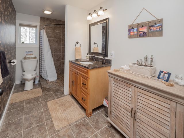 20070 Parkway Avenue, Three Rivers, MI 49093