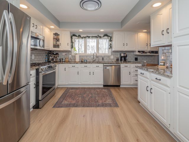 20070 Parkway Avenue, Three Rivers, MI 49093