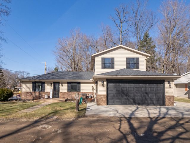 20070 Parkway Avenue, Three Rivers, MI 49093