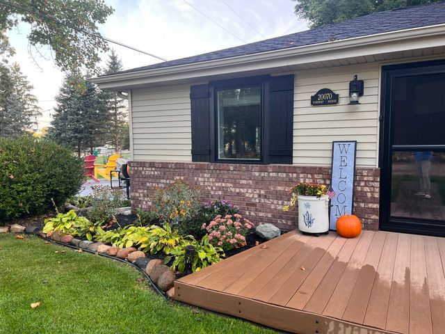 20070 Parkway Avenue, Three Rivers, MI 49093