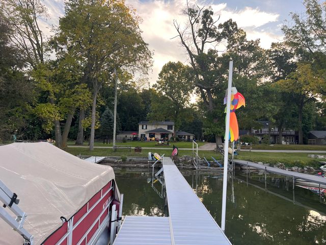 20070 Parkway Avenue, Three Rivers, MI 49093