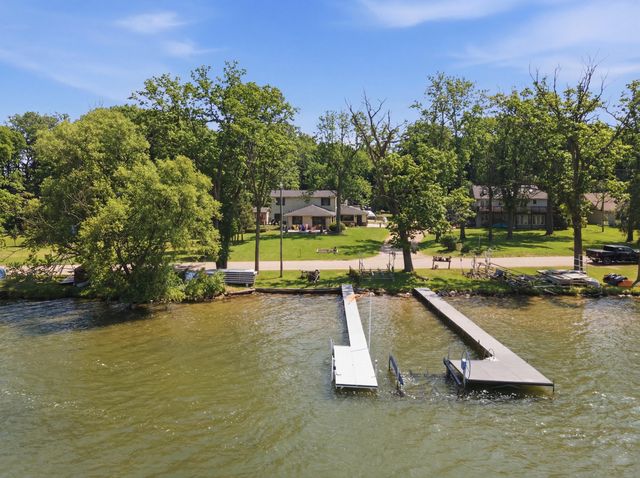 20070 Parkway Avenue, Three Rivers, MI 49093