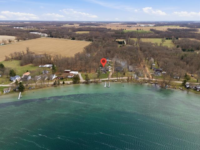 20070 Parkway Avenue, Three Rivers, MI 49093