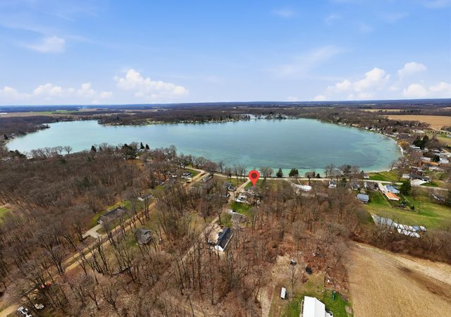 20070 Parkway Avenue, Three Rivers, MI 49093