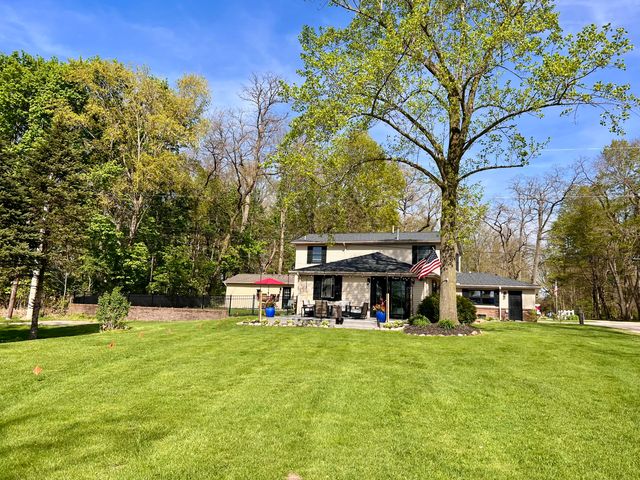 20070 Parkway Avenue, Three Rivers, MI 49093