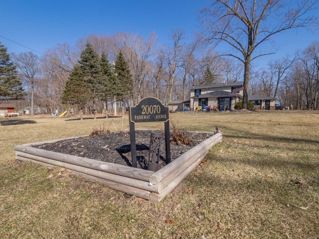 20070 Parkway Avenue, Three Rivers, MI 49093