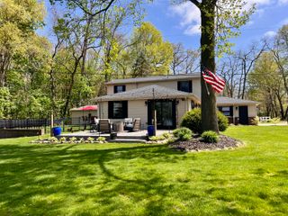 20070 Parkway Avenue, Three Rivers, MI 49093