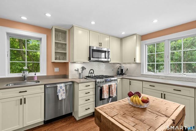 36 Mortimer Street, New Canaan, CT 06840